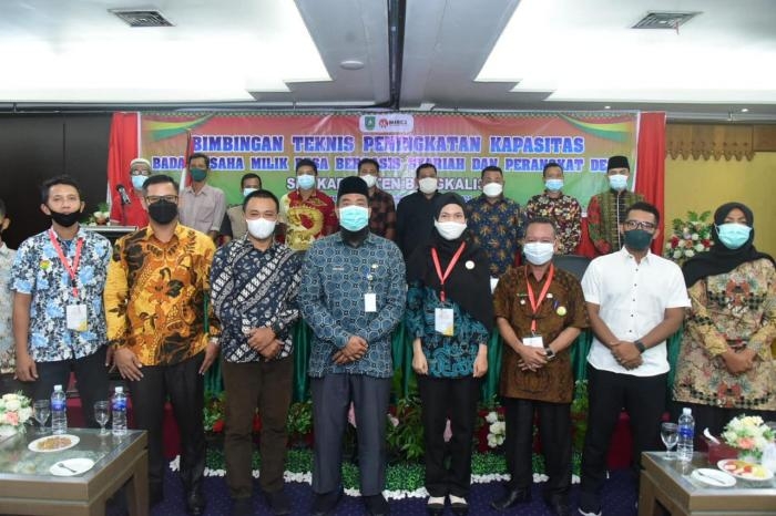 Bupati Bengkalis Melalui Asisten I Buka Acara Bimtek Peningkatan Kapasitas BumDesa di Pekanbaru